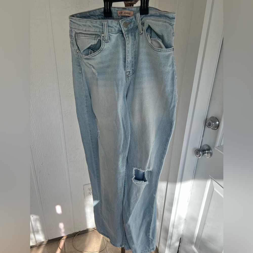 CP Jeans “Crown Jewels” Light Wash Distressed Straight Leg Jeans – Size 5/27